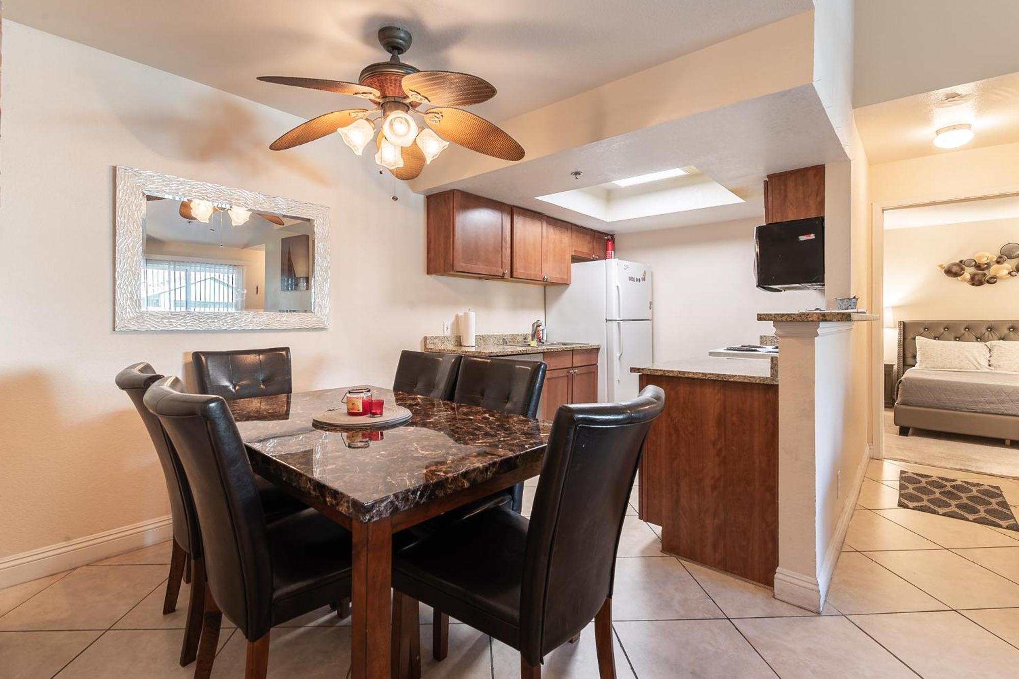 Stylish, Cozy 2Br,2Ba Condo Near Rio, Vegas Luxury Las Vegas Eksteriør billede